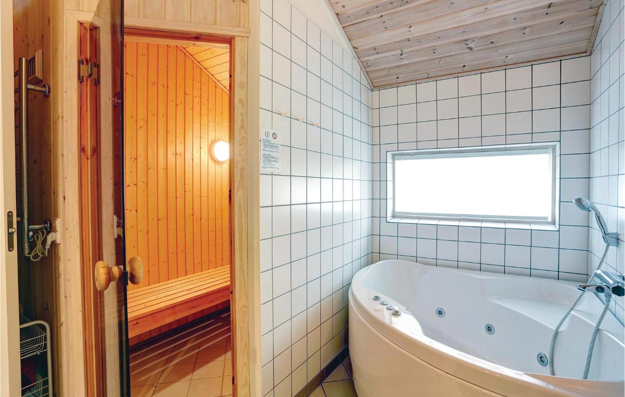 Awesome Home In Nexo With Sauna Snogebaek Ngoại thất bức ảnh